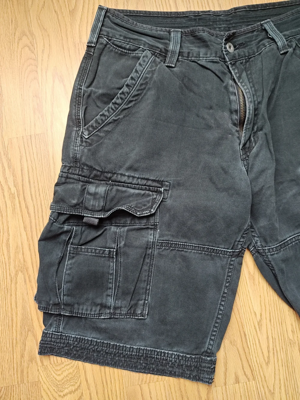 Levi's Mens Black Cargo Shorts Size 32 Cotton Rugged Casual Outdoor